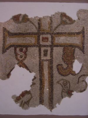 Mosaico con croce paleocristiana