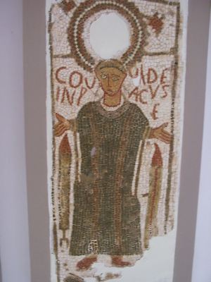 Mosaico di una stele funeraria