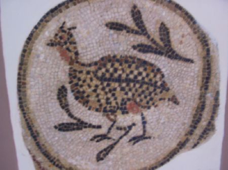 Mosaico paleocristiano con immagine di uccello