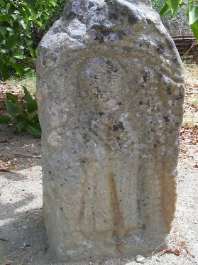 Stele di origine punico-cartaginese con figura antropomorfa