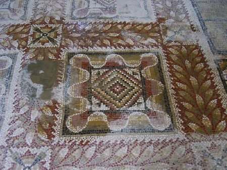 Bellissimo mosaico nelle camere ipogee della Casa della Caccia