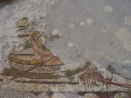 Uno dei magnifici mosaici della Casa della Nuova Caccia: il pescatore di aragoste