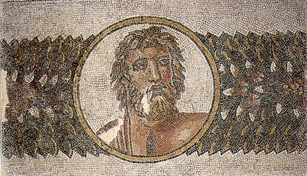 Frammento di mosaico con Jupiter in un medaglione del II sec. d. C. Il busto del Dio mostra un viso barbuto e una capigliatura irsuta.