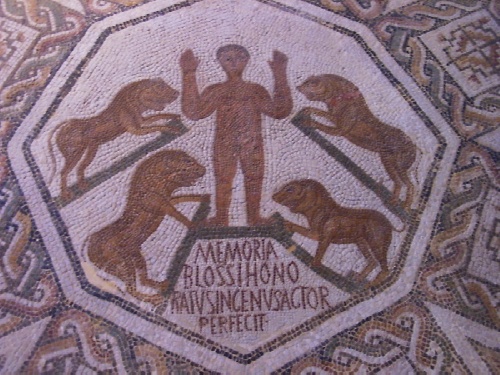 Mosaico in memoria di Honoratus martire sbranato dai leoni nel circo al Museo di Cartagine