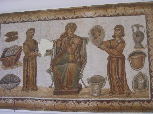 Signora allo specchio: Mosaico romano dal Museo di Cartagine