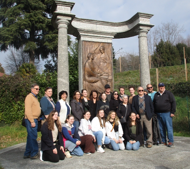 Studenti e professori del Merrimack College di Boston nel parco storico-archeologico S. Agostino