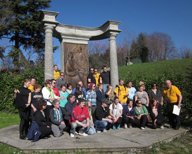 Studenti e professori del Merrimack College di Boston nel parco storico-archeologico S. Agostino