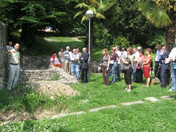 Domus Augustini a Cassago: visita dei pellegrini al parco storico-archeologico