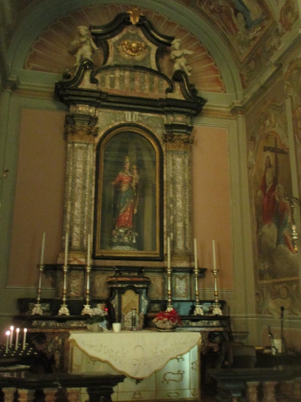 L'altare della beata Vergine nella chiesa parrocchiale di Cassago