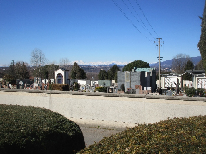 Il cimitero nuovo ottocentesco di Cassago e Oriano