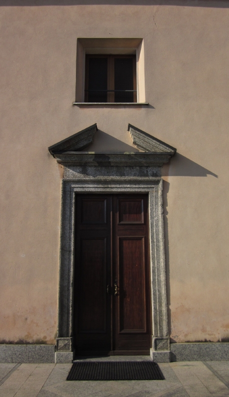 Il portale della chiesa di Oriano