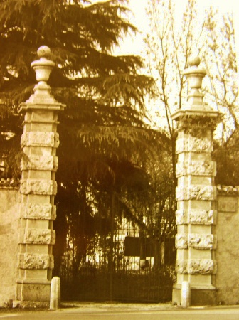 Il rastrello costruito nel 1704 da Teresa Pirovano-Modroni all'entrata delle sue propriet a Cassago