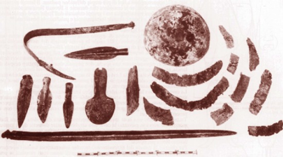 Ello: cava di pietra. Oggetti in bronzo (fine et del Bronzo Medio XIV sec. a. C.)