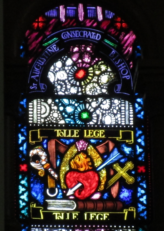 Tolle lege, vetrata nella chiesa agostiniana di Limerick