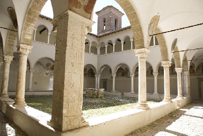 Il chiostro del monastero di S. Oliva a Cori