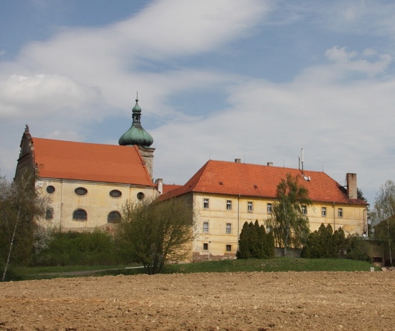L'ex monastero degli Agostiniani Scalzi a Lnře