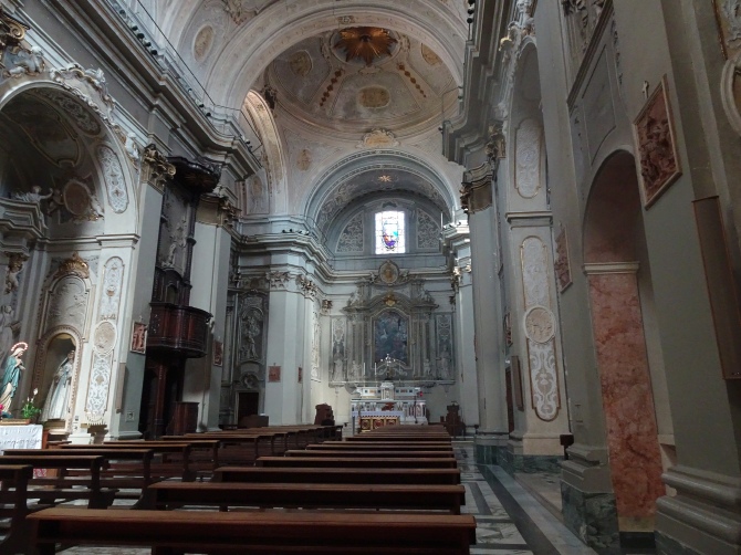 Interno della chiesa di S. Agostino a Chieti