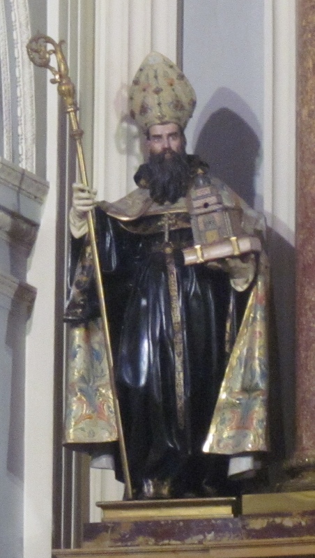 Sant'Agostino vescovo e Dottore della Chiesa statua sull'altare della chiesa madrilena de l'Encarnacion