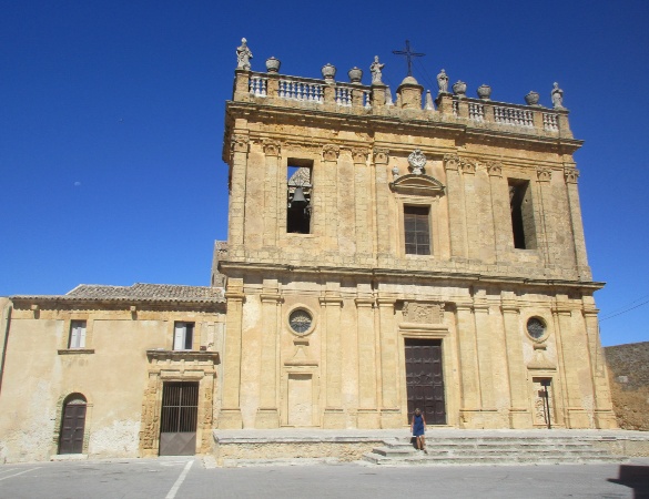 La chiesa agostiniana di Naro con l'annesso convento