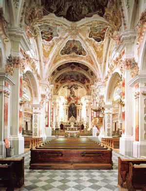 L'interno della Chiesa dell'Abbazia agostiniana di Novacella