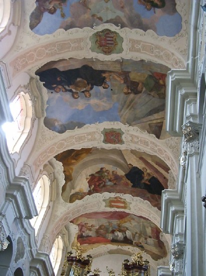 Gli affreschi di Reiner sul soffitto barocco della chiesa dei santi Tommaso ed Agostino a Praga