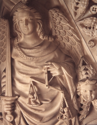 Statua che rappresenta l'Arcangelo Michele