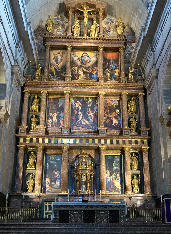 l retablo della Cappella Maggiore: Agostino Dottore della Chiesa si trova nella nicchia bassa a sinistra