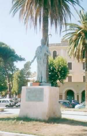 La statua di sant'Agostino ad Ostia