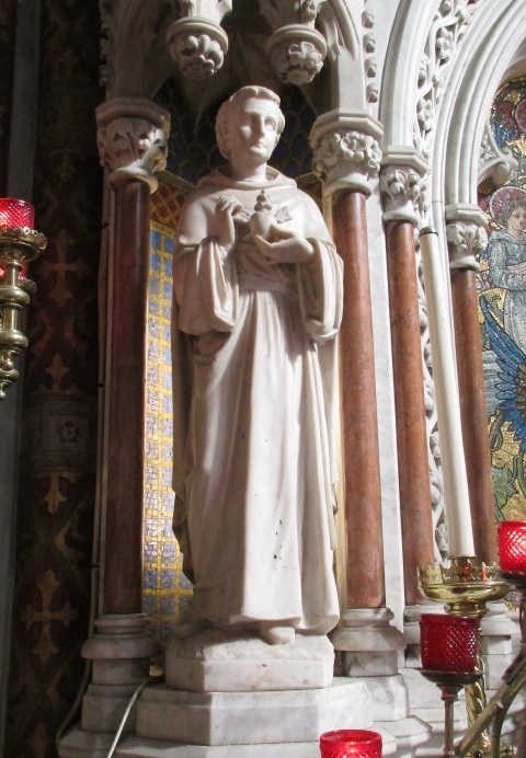 Sant'agostino giovane, statua sull'altare della chiesa di sant'Agostino a Dublino