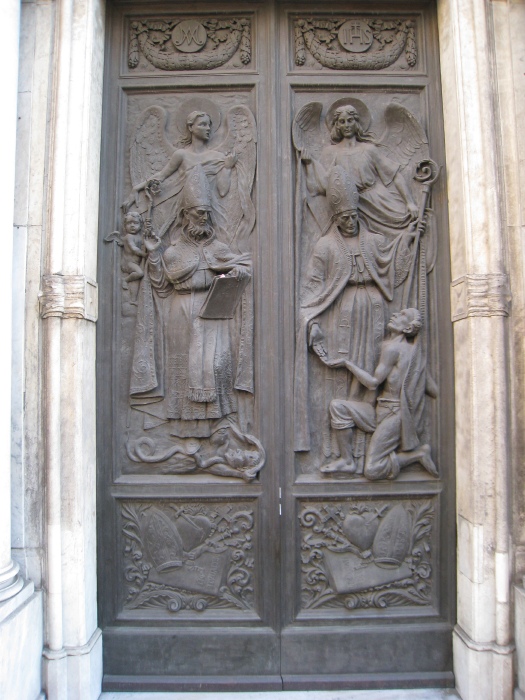 Il Portale d'entrata alla Basilica di N. S. della Consolazione a Genova