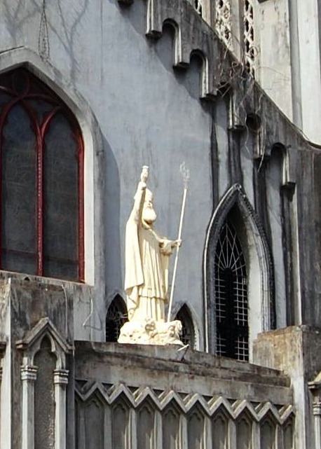 Agostino vescovo e cardioforo all'entrata della cattedrale di S. Agostino a Cagayan nelle Filippine