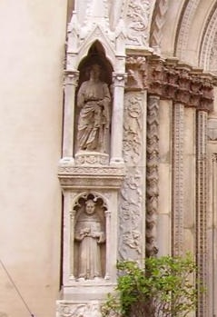 Santa Monica, statua a Pesaro