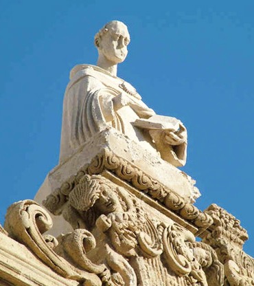 Sant'Agostino vescovo e Dottore della Chiesa sulla facciata del Duomo di Gallipoli