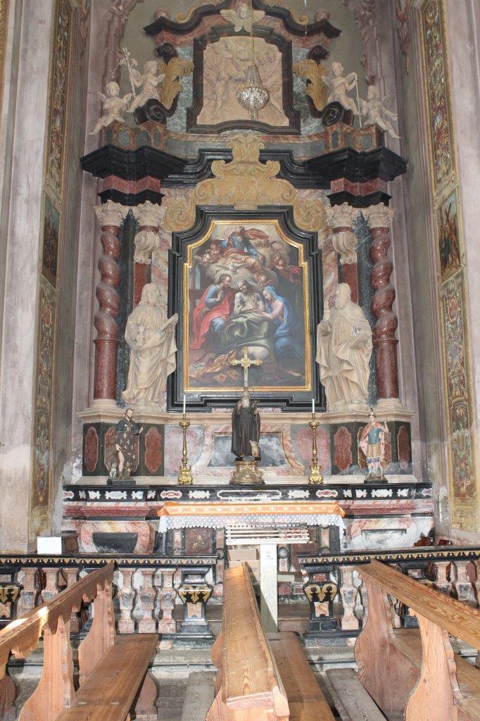 L'altare di san Giuseppe nella chiesa parrocchiale di Macugnaga (foto di Italo Allegri)