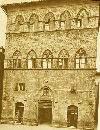 Immagine del Palazzo Salimbeni a Siena