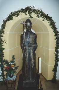 Statua di Agostino opera del maestro Paul Dierke