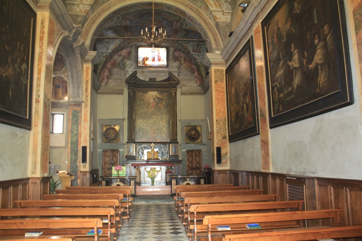 Interno della chiesa di sant'Agostino a Tirano