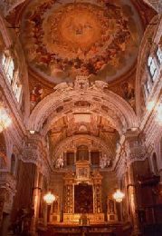 Immagine dell'interno della chiesa di sant'Agostino a Cherasco