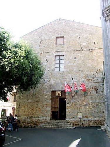 Facciata della chiesa agostiniana di san Pietro dell'Orto a Massa Marittima