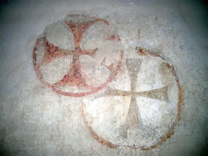 Affresco con una croce all'interno della chiesa di san Biagio a Cannara