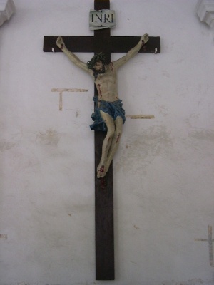 Crocifisso nel chiostro del convento