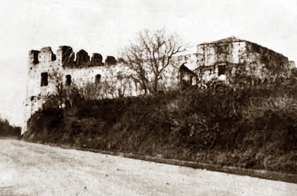 Resti dell'insediamento conventuale agostiniano a Francavilla Angitola