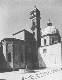 Esterno dell'abside nella Basilica di san Nicola a Tolentino