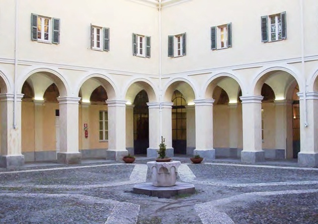 Chiostro del convento degli agostiniani a Biella