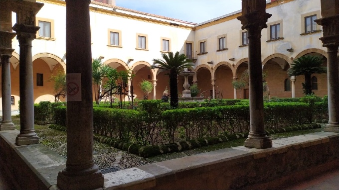 Chiostro del convento di sant'Agostino a Palermo