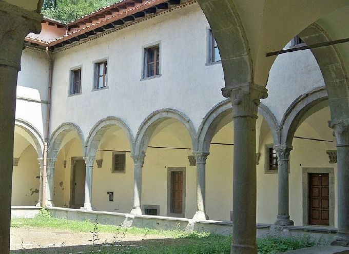 Chiostro del convento agostiniano di Pontremoli