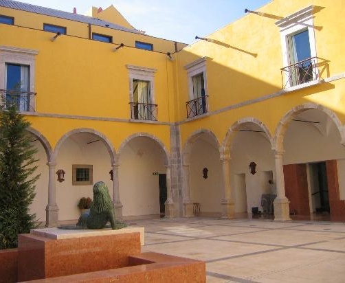 Il chiostro del monastero agostiniano