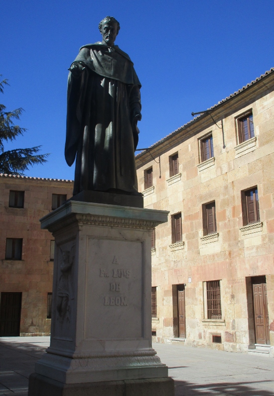 Statua di Luis de Leon alla Universit di Salamanca
