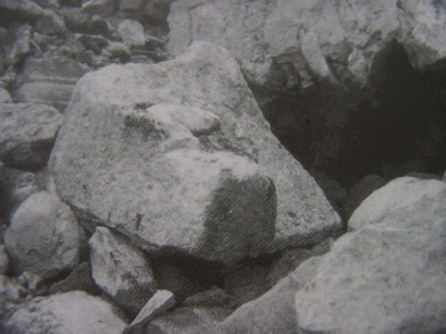 Acroterio frammentario di tomba tardo-romana a Cassago