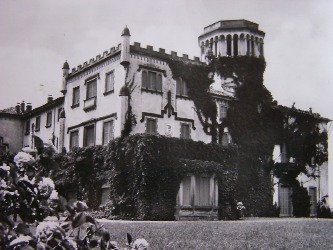 Vista del palazzo a met Novecento